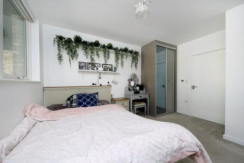 27, Donne Court Bollo Bridge Road, London, W3 8YG