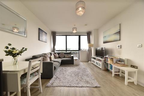 2 bedroom flat for sale, West Terrace, Kings Road, Stevenage