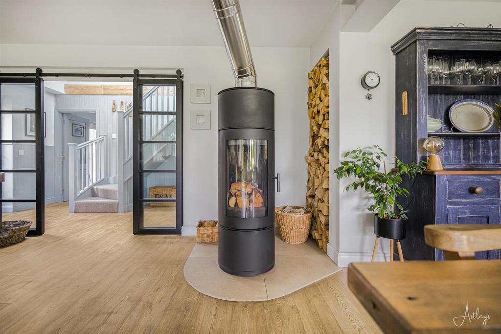 Kitchen/Breakfast Room