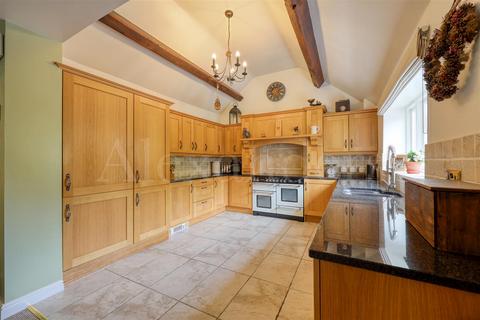 3 bedroom detached house for sale, South Lane, Bardon Hill