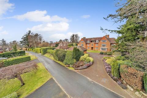 3 bedroom flat for sale, Park Road, Haslemere