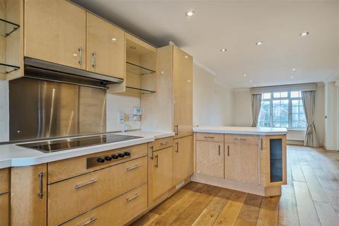 3 bedroom flat for sale, Park Road, Haslemere