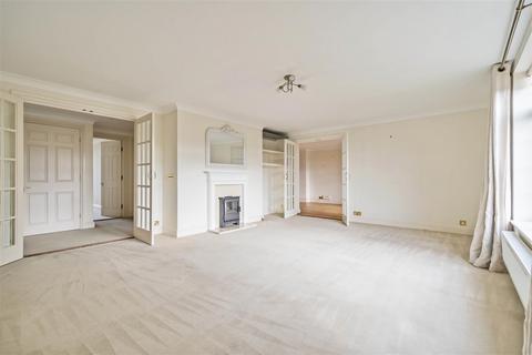 Flat 3, Rosewood Park Road, Haslemere, GU27 2NJ