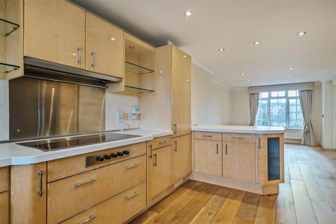 Flat 3, Rosewood Park Road, Haslemere, GU27 2NJ