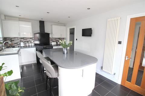 3 bedroom detached house for sale, Eglinton Drive, Chelmsford