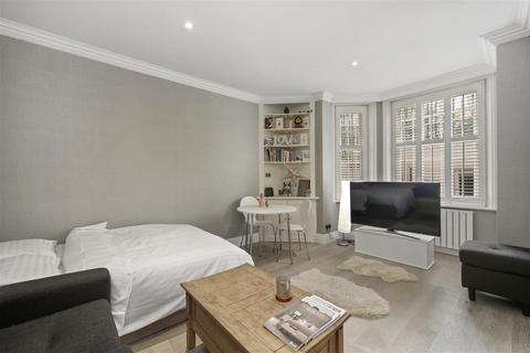 Studio for sale, Lennox Gardens, Knightsbridge SW1X