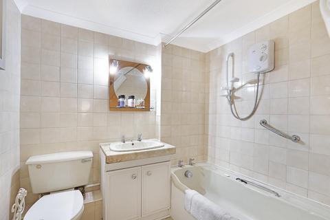 2 bedroom flat for sale, Palmerston Road, Buckhurst Hill IG9