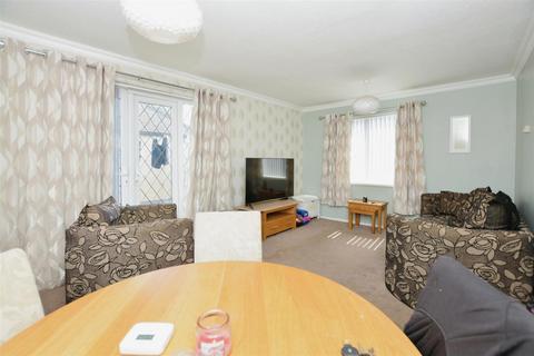 2 bedroom flat for sale, Hindon Walk, Scunthorpe