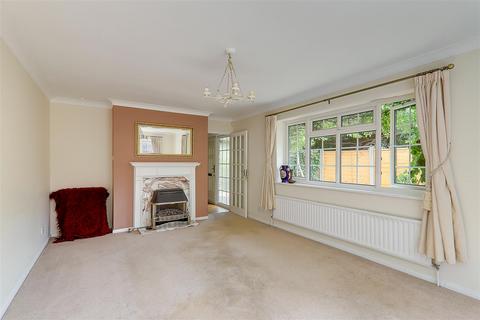 3 bedroom chalet for sale, Burford Close, Worthing