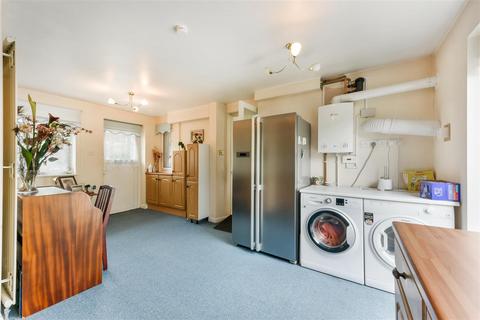 24 Hillside, Banstead, SM7 1HF