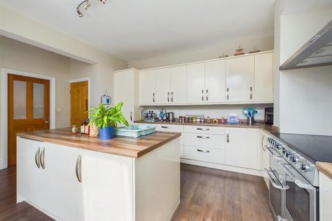 34 Moore Road, Mapperley, Nottingham, NG3 6EF
