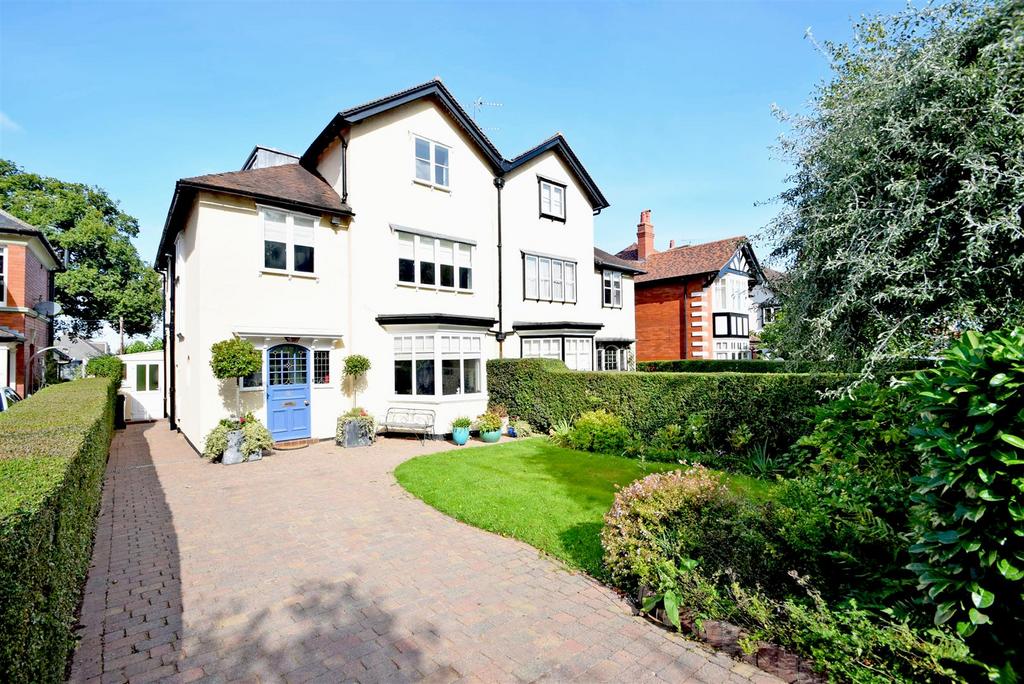 Porthill Gardens, Shrewsbury 4 bed semidetached house £2,250 pcm (£