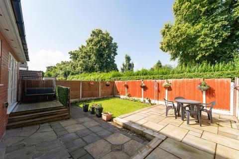 18 Park Drive, Manchester, M16 0AH