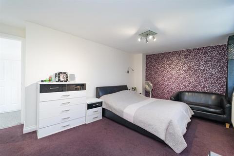 18 Park Drive, Manchester, M16 0AH
