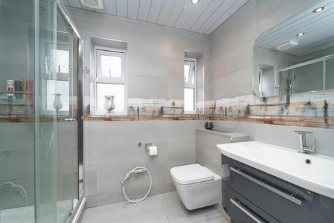 18 Park Drive, Manchester, M16 0AH