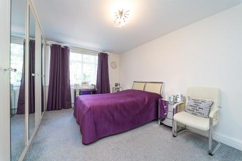 18 Park Drive, Manchester, M16 0AH