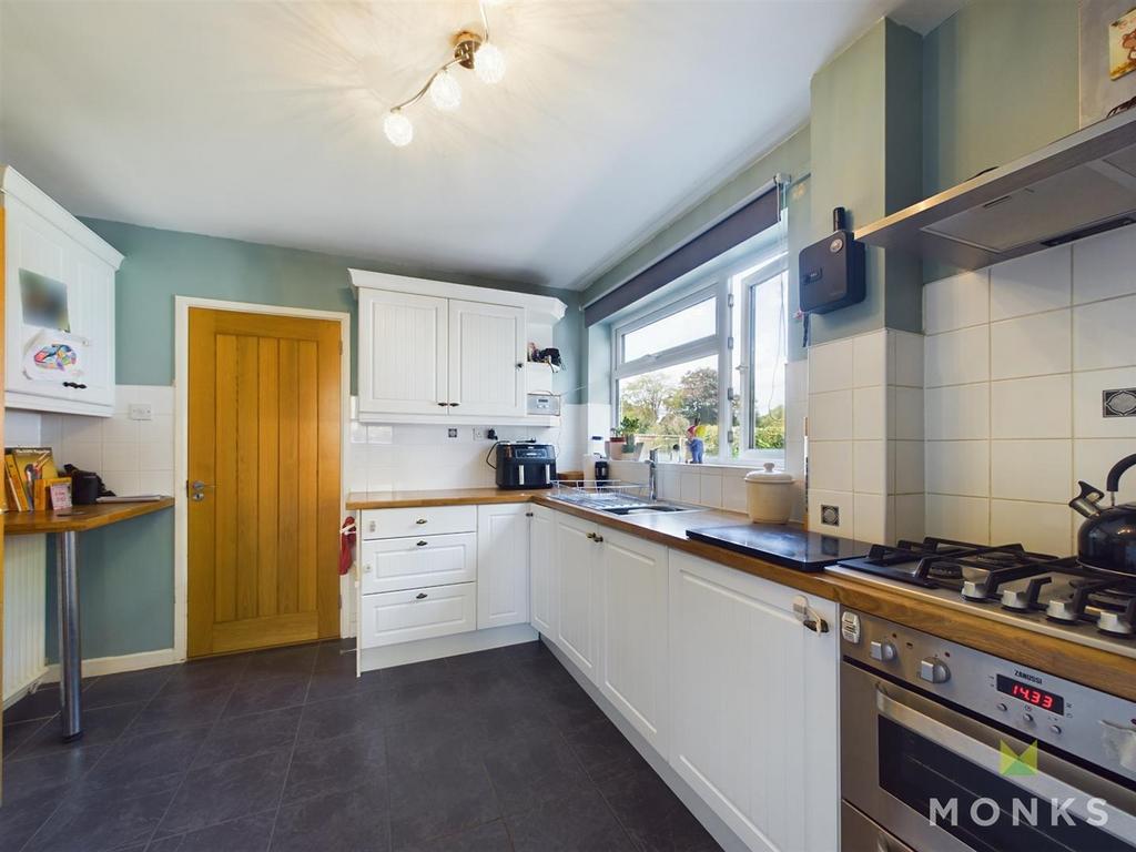 CAM01348 G0-PR0464-STILL008.jpg