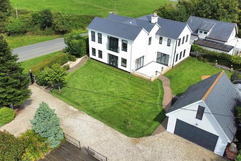 The Villa Winnycroft Lane, Matson, Gloucester, GL4 6EG