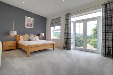 The Villa Winnycroft Lane, Matson, Gloucester, GL4 6EG