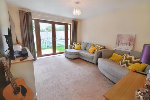 34 Newton Fields, Kilgetty, SA68 0ZA