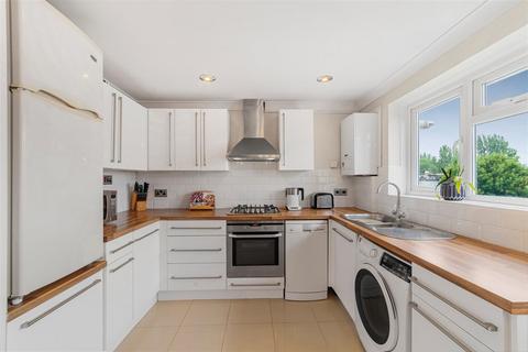 2 bedroom flat for sale, Aberdeen Lodge, Windsor