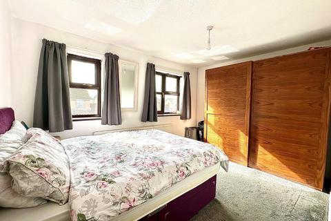 40 Avebury Way, Northampton, NN4 0QD