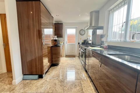 44 Dixon Road, Northampton, NN2 8XE