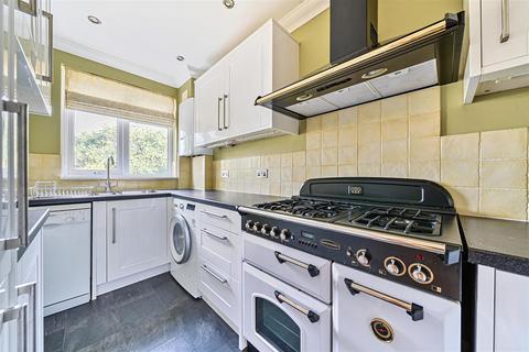 128 Speer Road, Thames Ditton, KT7 0PP