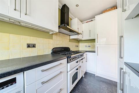 128 Speer Road, Thames Ditton, KT7 0PP