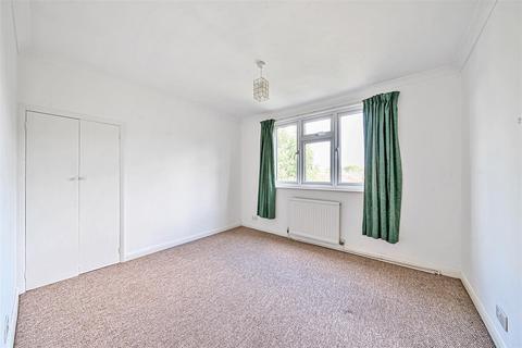 128 Speer Road, Thames Ditton, KT7 0PP