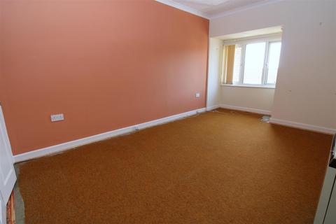 2 bedroom flat for sale, Fitzalan Road, Littlehampton