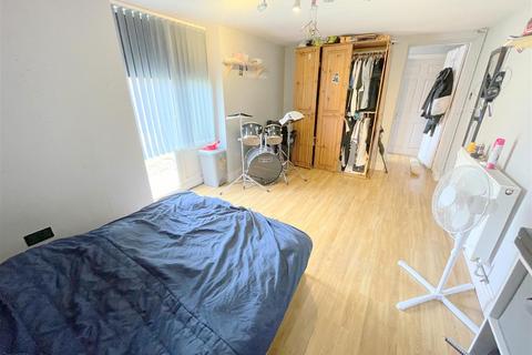 8 Henderson Close, Bramford, Ipswich, IP8 4EZ