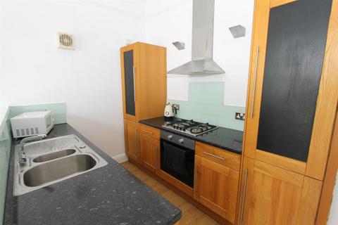 Flat 2, 29 Queens Road, Wallington, SM6 0AG