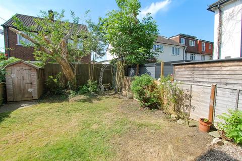 Flat 2, 29 Queens Road, Wallington, SM6 0AG