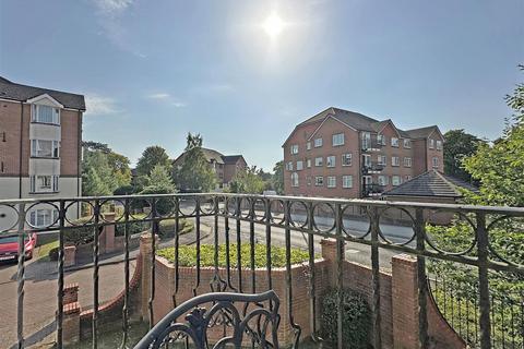 2 bedroom flat for sale, St. Annes Rise, Redhill