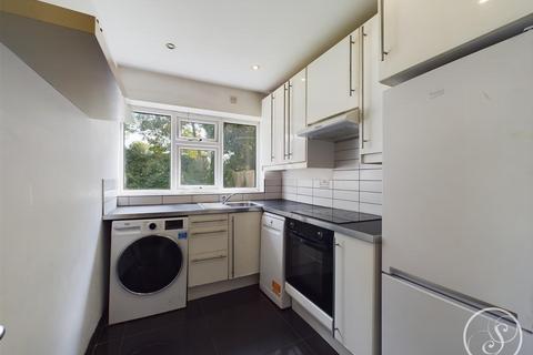 4 bedroom semi-detached house for sale, Stanmore Crescent, Leeds