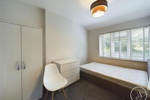 37 Stanmore Crescent, Leeds, LS4 2RY