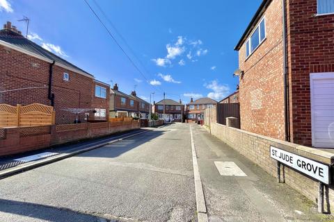 3 bedroom semi-detached house to rent, 3 Bed Semi-Detached House, St Jude Grove, Bridlington, YO16 7LE