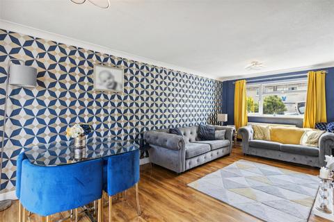12 Paddocks Close, Stevenage, SG2 9UD