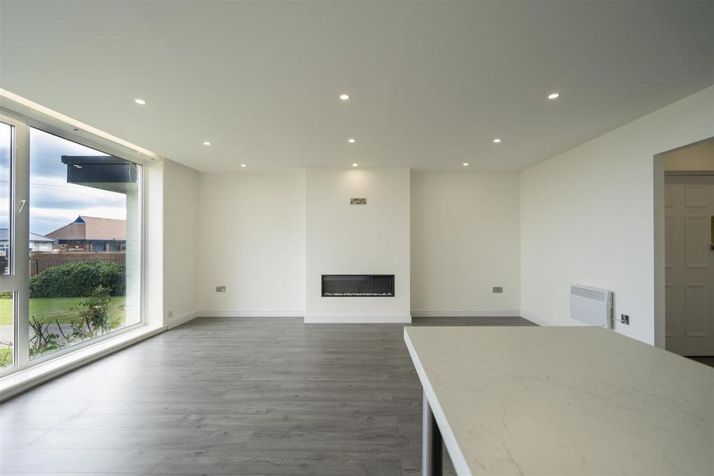 Living Room/Kitchen