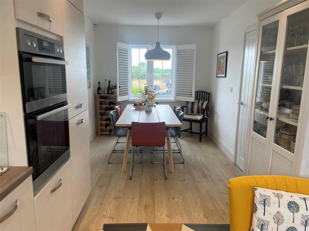 Kitchen Dining Room: