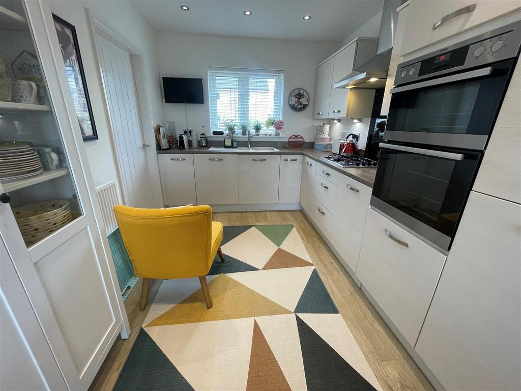 Kitchen Dining Room: