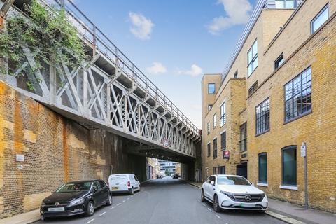 3 bedroom apartment for sale, Glasshill Street, London SE1