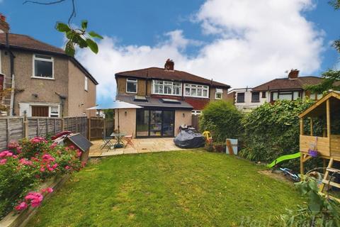 3 bedroom semi-detached house for sale, Hamsey Green Gardens, Warlingham