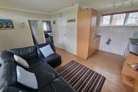 2 bedroom chalet for sale, Broadside Chalet Park, Stalham