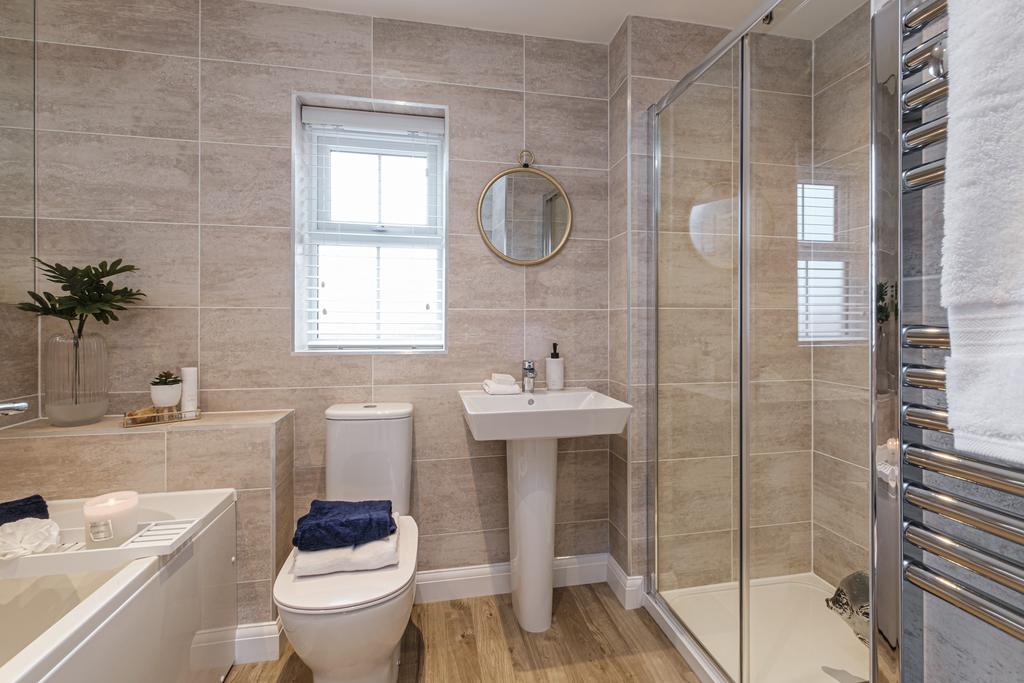 Avondale neutral bathroom with shower