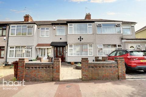 245 Gorseway, Romford, RM7 0SB