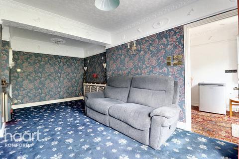 245 Gorseway, Romford, RM7 0SB