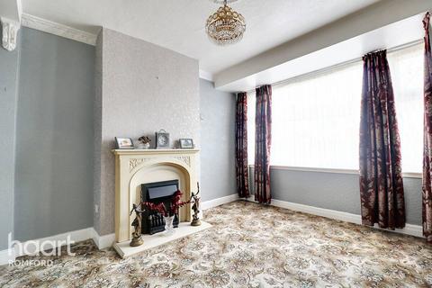 245 Gorseway, Romford, RM7 0SB