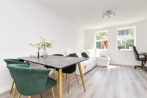 2 bedroom flat for sale, Sandy Lane North, Wallington, Surrey